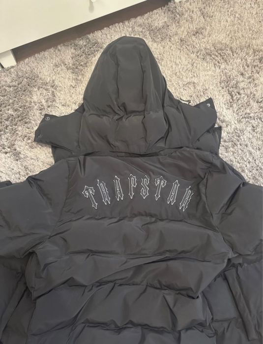 geaca trapstar neagra