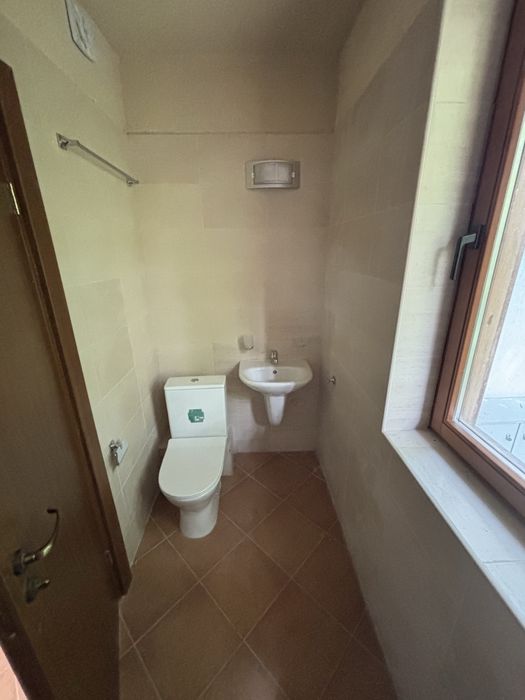 Тристаен в жилищна сграда с ниска такса поддръжка