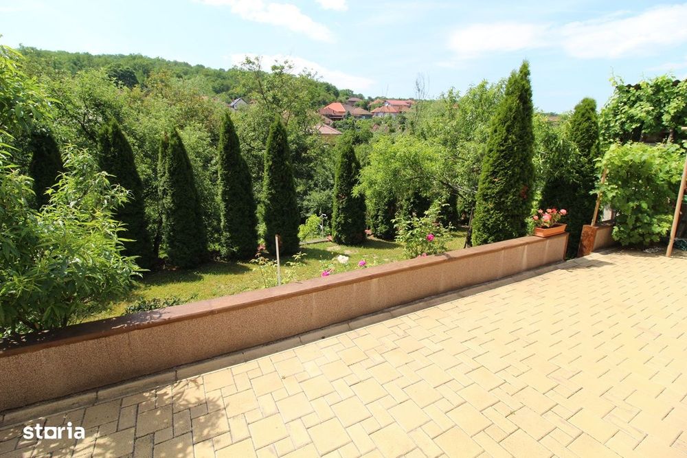 Vând casă P+E în Hunedoara, zona Chizid, teren 713mp, f.s. 17m