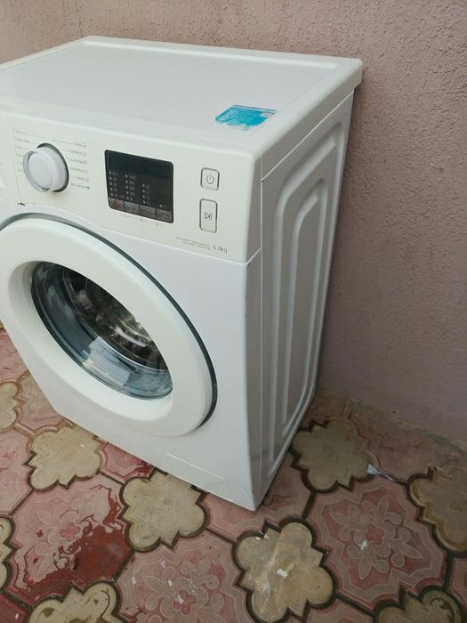 Vând masina spălat samsung de 7 kl în stare perfecta