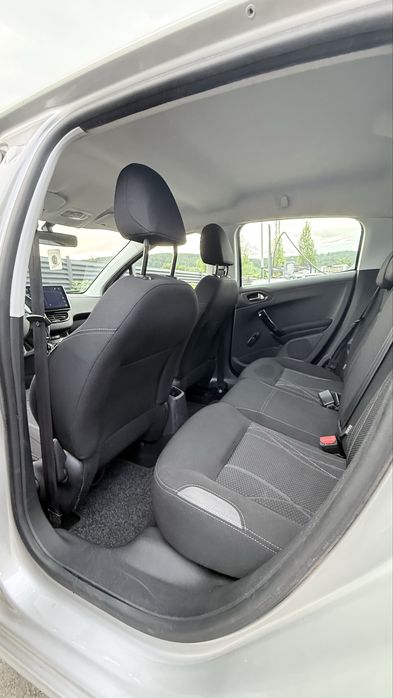 Peugeot 208 1.2 active