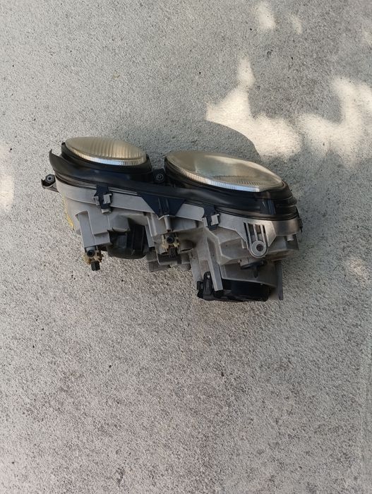 Десен фар за Мерцедес CL500 2003 г.