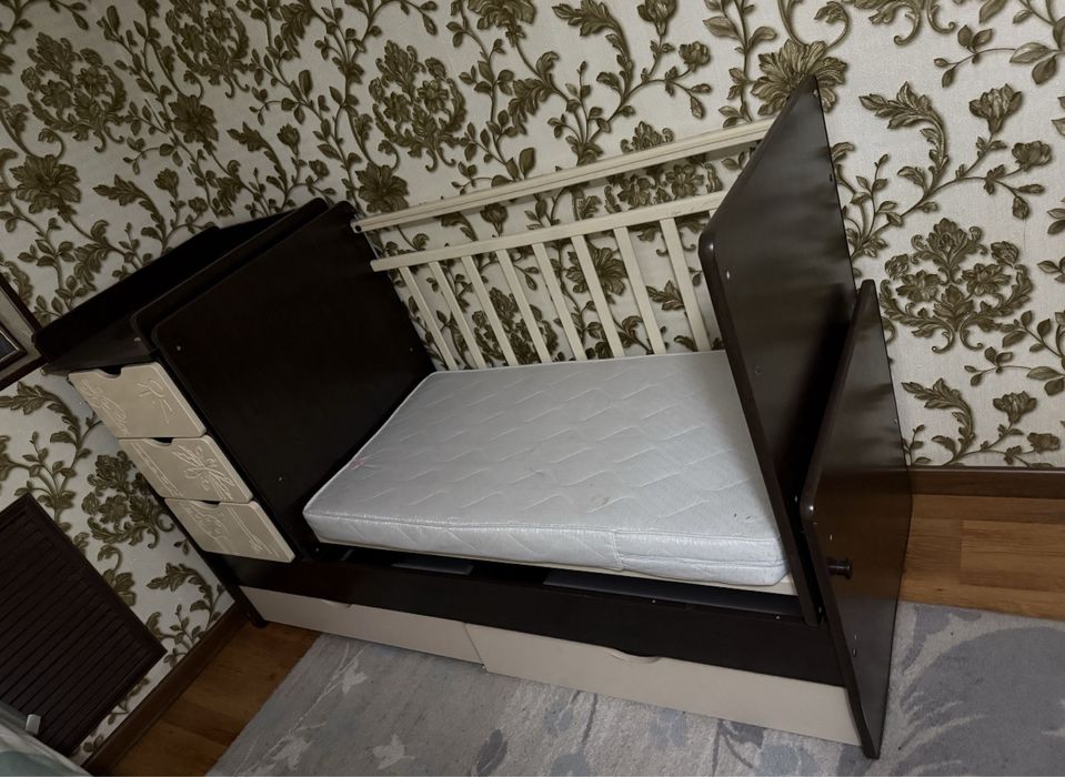 Детская кроватка