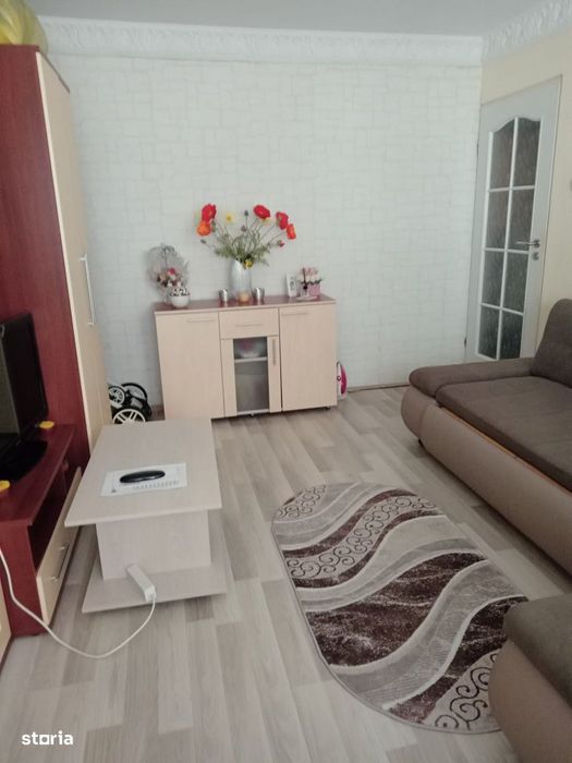 Vând apartament cu 2 camere Mioveni-Robea, etaj 1