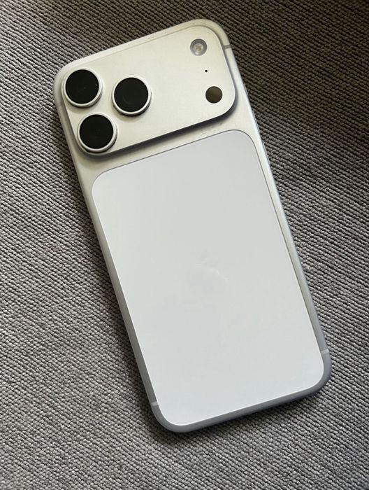 iPhone 17pro E sim 256gb