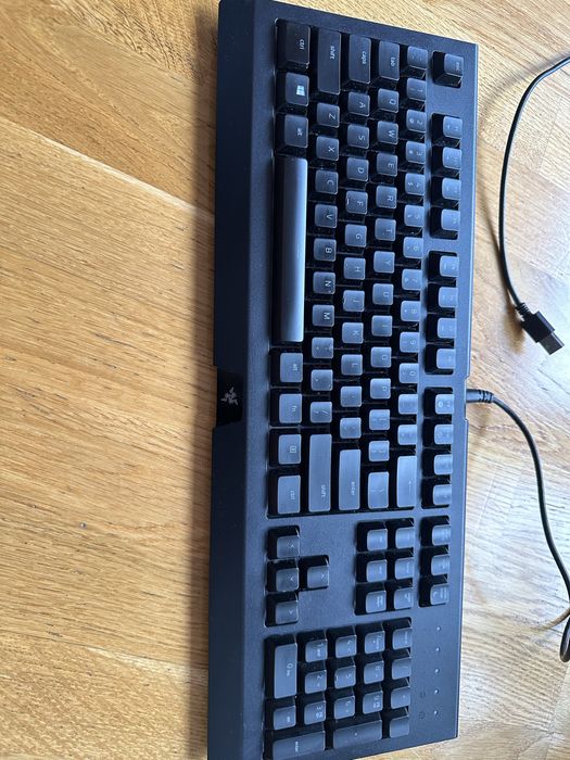 Tastatura gaming cu iluminare Razer Chroma Cynosa