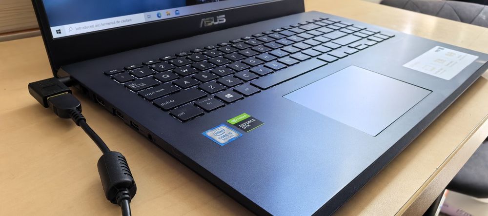 Laptop Asus Gaming X571G__i5-9300H__NVidia GeForce GTX 1050 4GB__8GB DDR4__256GB SSD__FARA BATERIE_15.6"IPS FHD__ca NOU / Impecabil