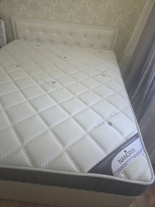 Продам кровать с ортопедическим матрацем