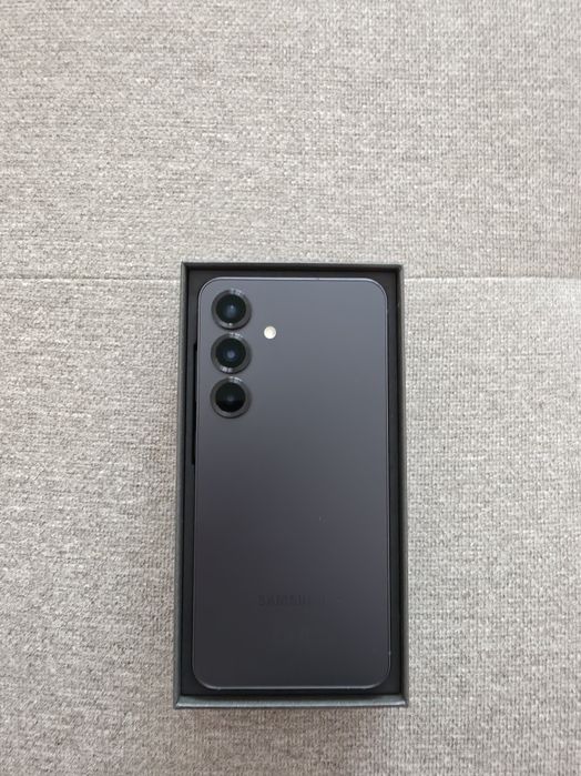Samsung Galaxy S25 12/256GB – Пълен комплект | Перфектно състояние | 719€