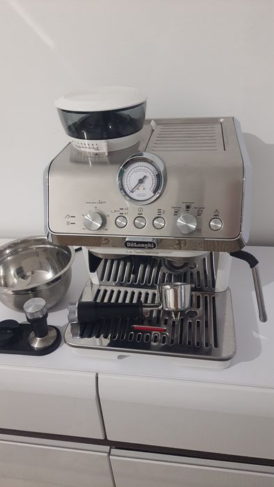 Кофемашина delonghi