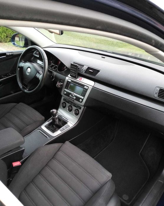 Vând Volkswagen Passat