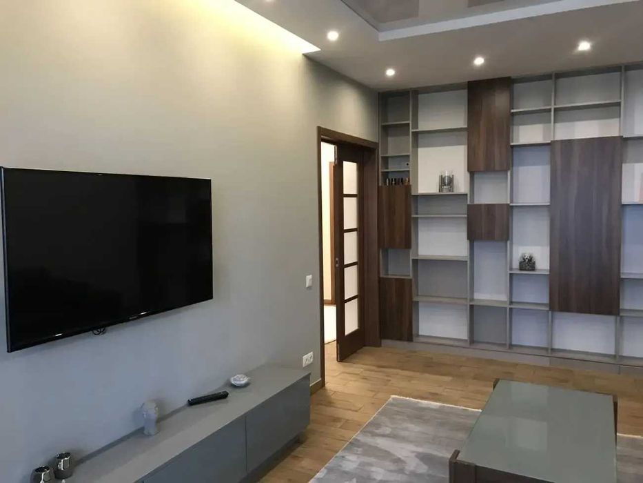 Дава се под наем Двустаен апартамент в София, Център - 56 кв.м за 387.6 € - Снимка #3