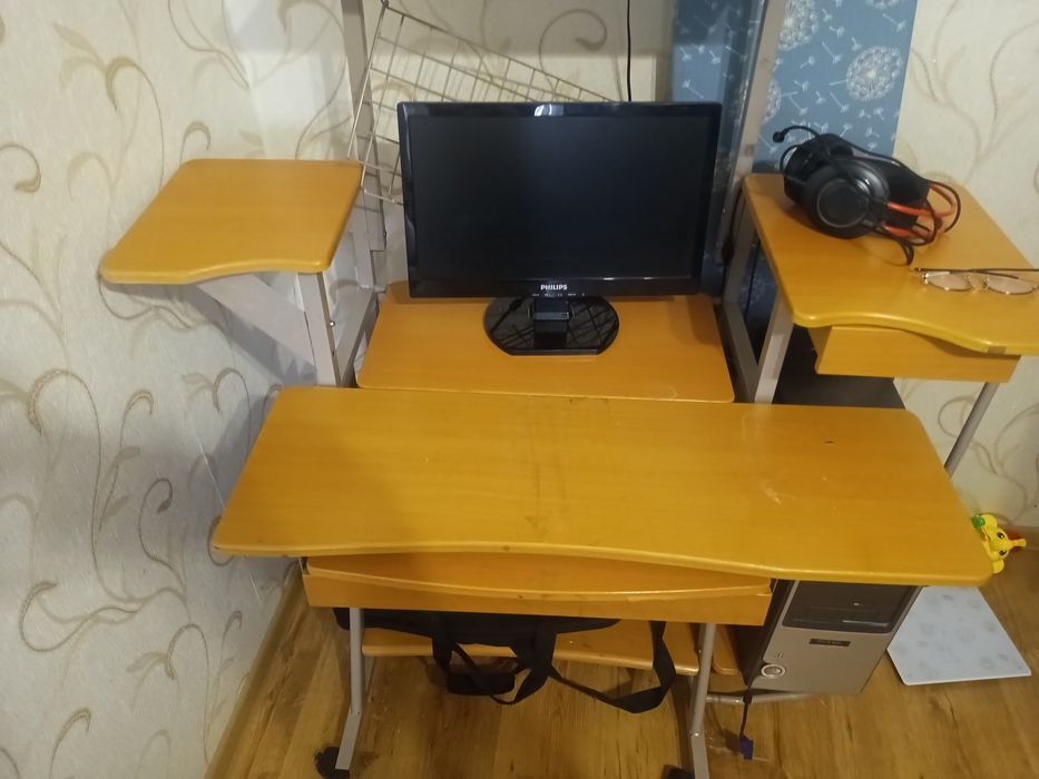 Компьютерный стол