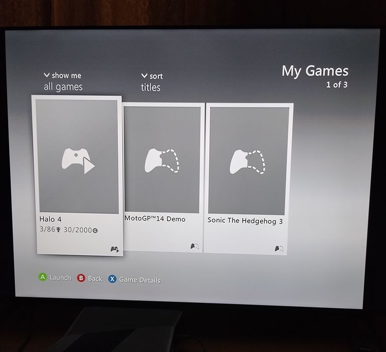Vând Xbox 360 slim