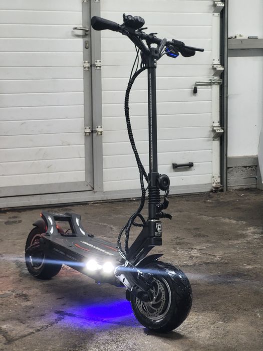 Электросамокат

Продаю Dualtron Thunder 2.