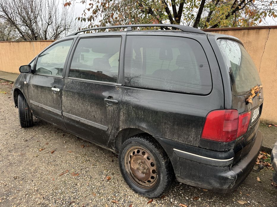 Продавам сеат алхамбра на части