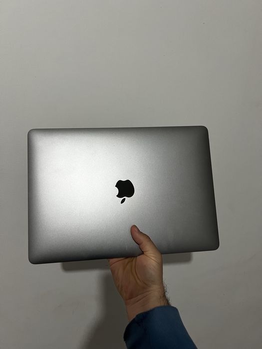 Macbook M1 8GB 256 GB full