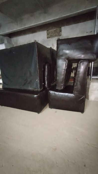 Продам диваны для кафе