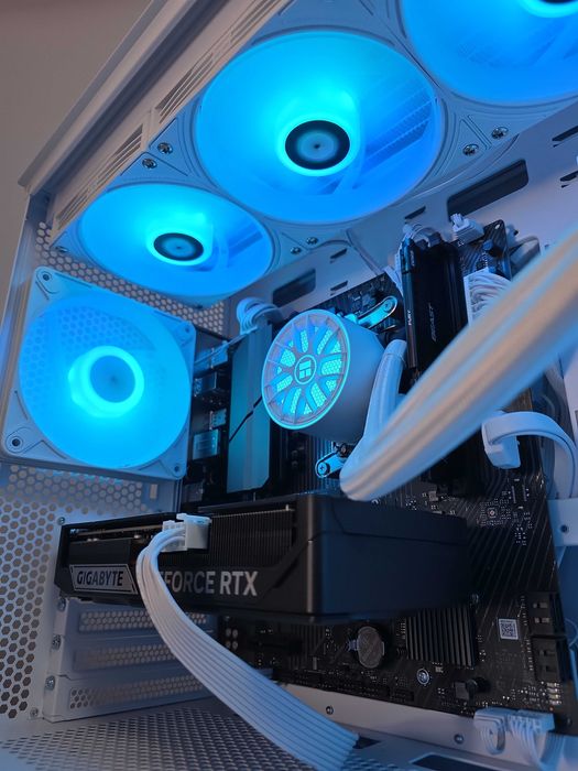 PC Gaming Ryzen 5 9600X RTX 5060 Ti 8GB 1TB SSD