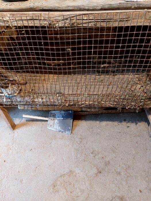 Самодельные для кроликов клетки- 2 штуки