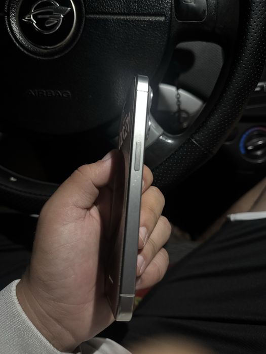 iPhone 15 pro 256 titan
