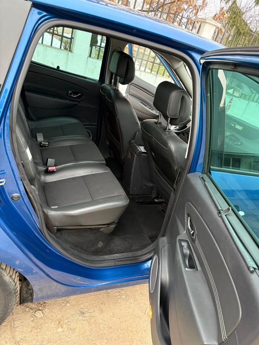 Renault  Scenic 2011