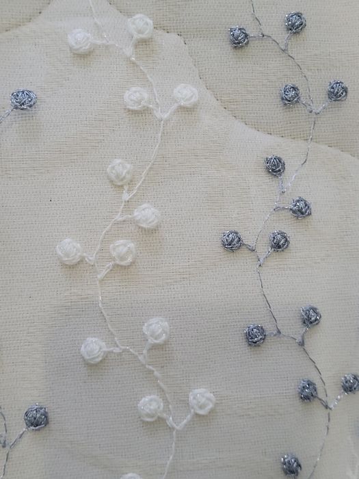 Тюли капроновые две штуки.