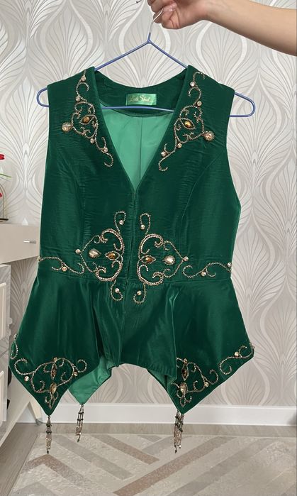 Қазақша ұлттық киімдер(кәжекей, бешпент, көйлек)