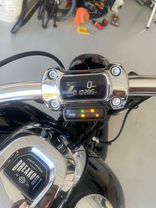 Harley Davidson breakout 117