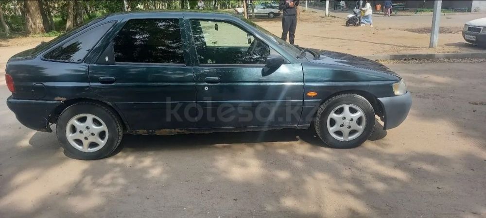 Продам Ford  Escort