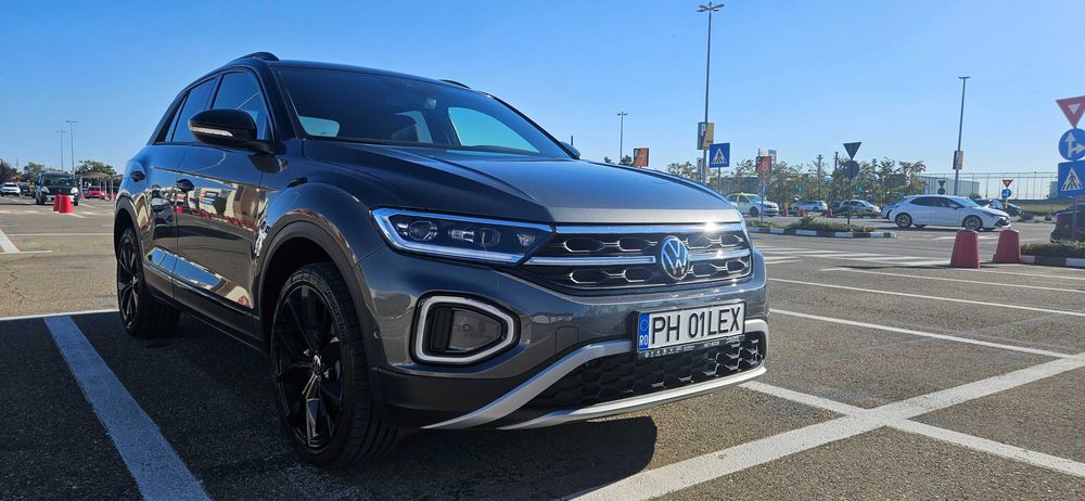 Volkswagen T-Roc Style 1.5 TSI DSG 150 CP  9927 km  IQ.Light Matrix