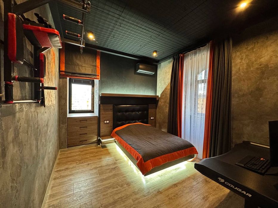 Квартира продается 4/8/9 на жк Parisien