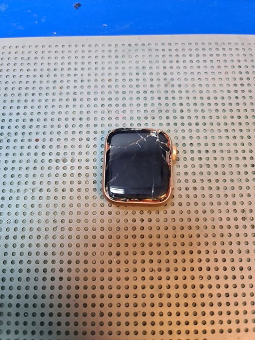 Geam apple watch seria 6 40mm, 350 lei