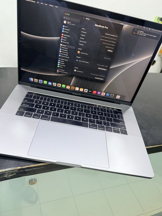 Macbook Pro 15” i7 16/512