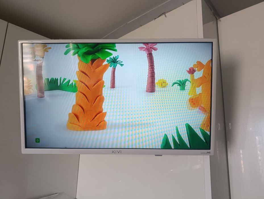 Smart TV  Kivi 24