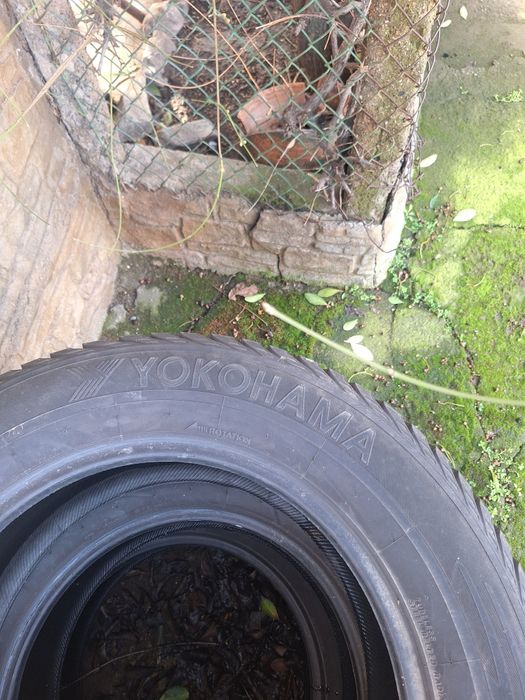 235 65 R17 Yokohama гуми