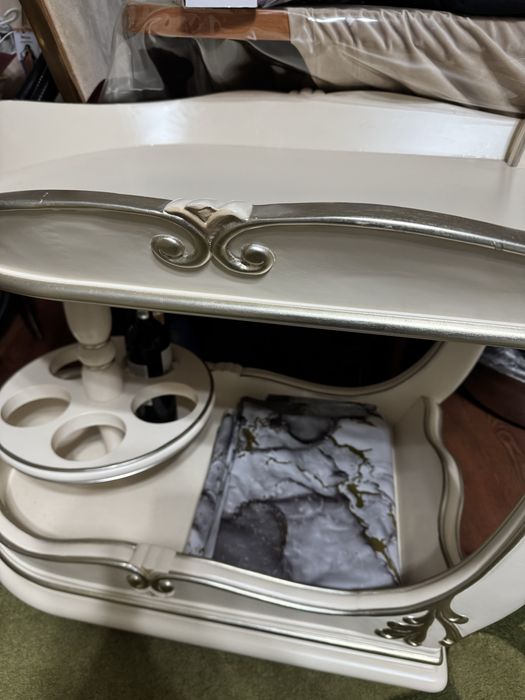 СРОЧНО стол роскошный