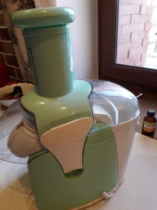 Соковыжималка для изготовления  соков