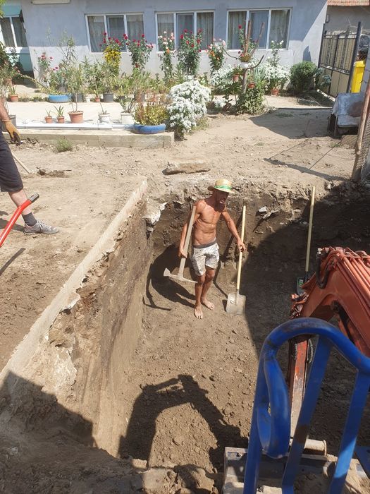 Inchiriez miniexcavator