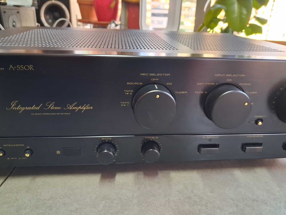 Pioneer A-550r stereo amplifier