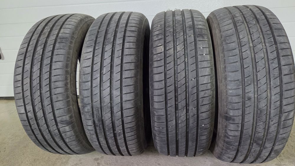 Покрышки 215,55,17