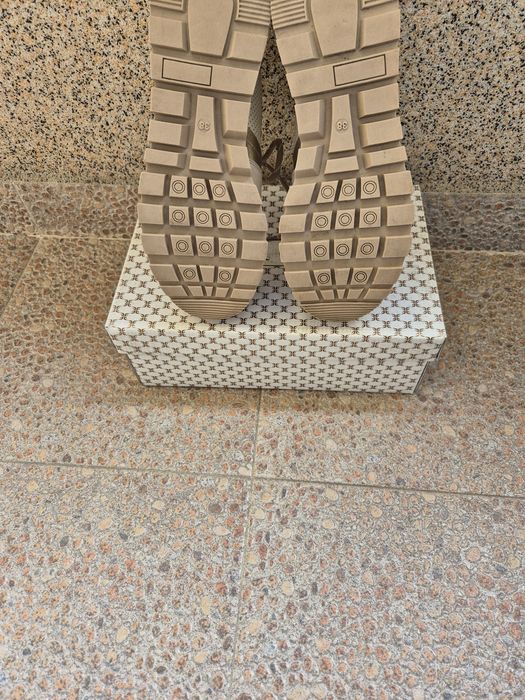 Tergan дамски сникърси с модерна визия в бежов цвят и златен блясък 38