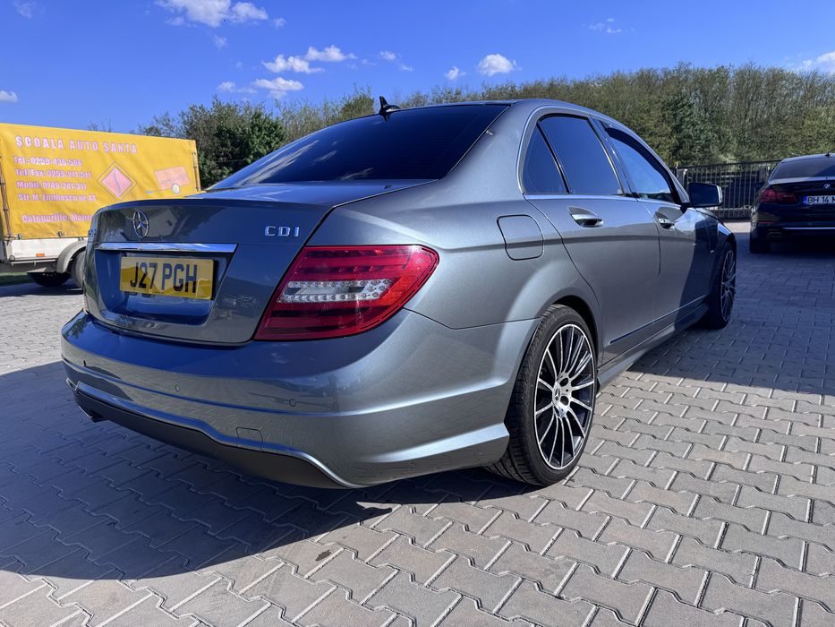 Dezmembrez Mercedes C w204 C250