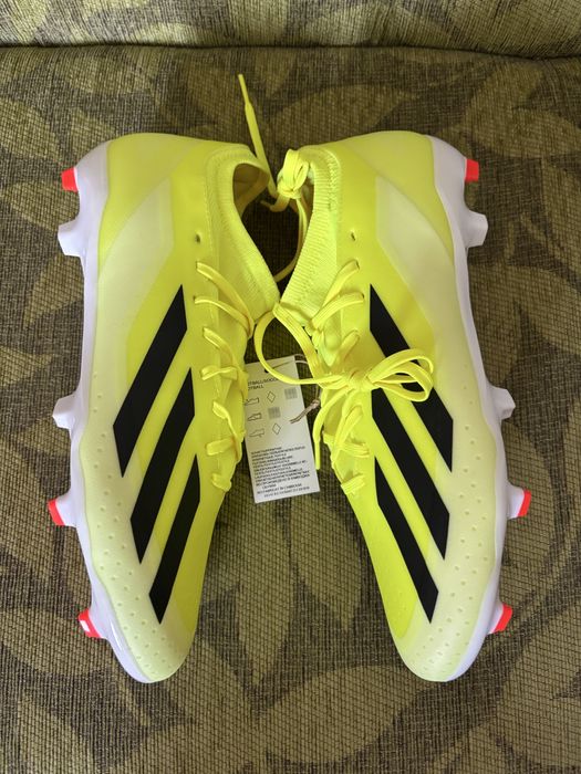 Нови футболни обувки Adidas X Crazyfast League.