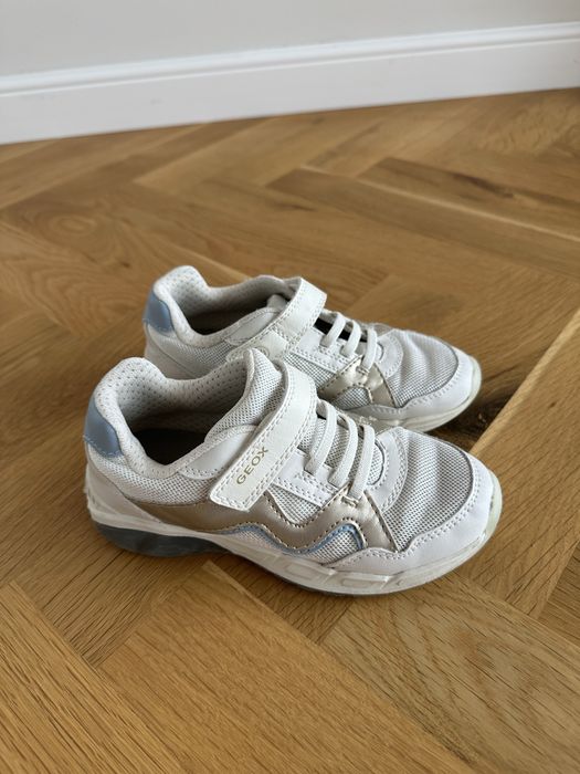 маратонки Geox в много добро състояние, номер 30