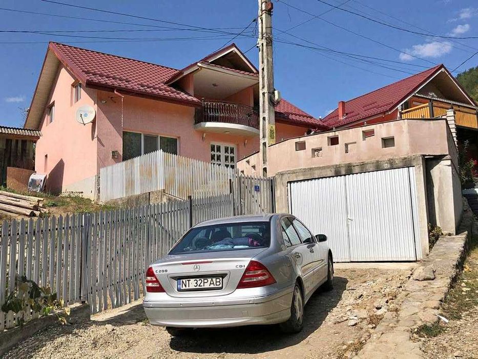 Vând Casa locuibila și teren intravilan(1000 mp)