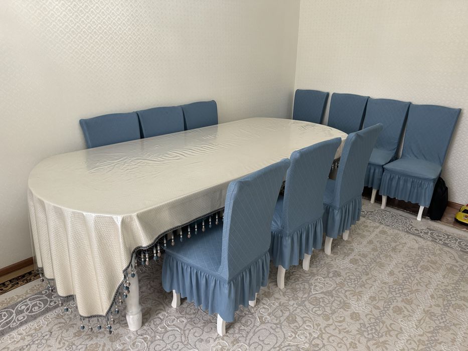 Продам стол. 3,5 метр. В хорошем состоянии