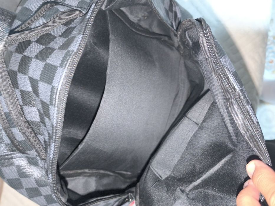 Продам новый рюкзак sprayground