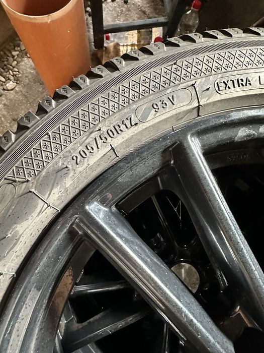 Vand Jante R17 cu Anvelope de iarna