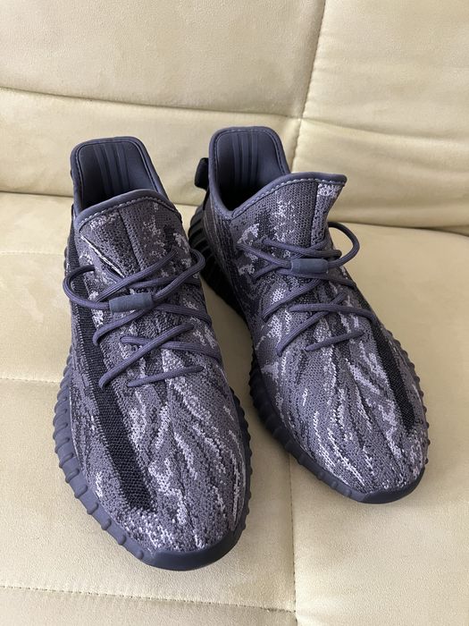 Yeezy Boost 350 V2 Dark Sea Salt